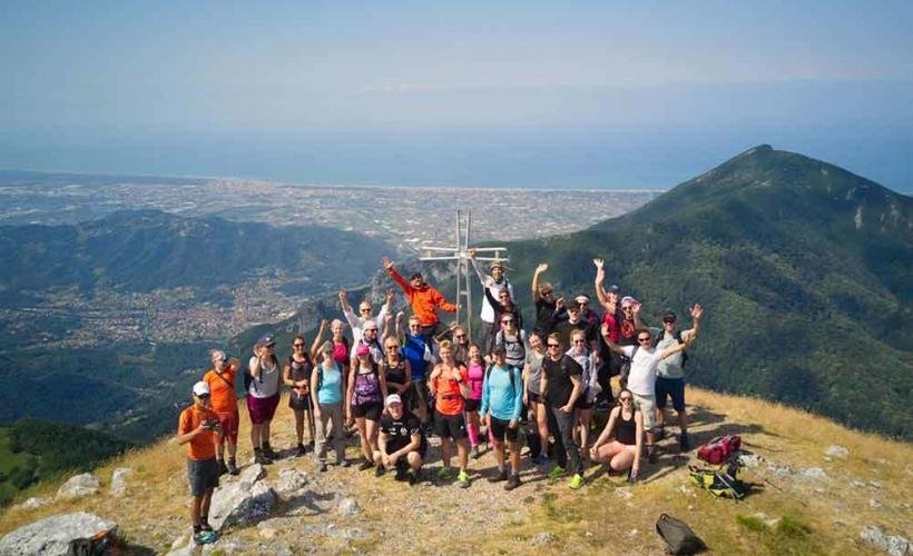 Toppbild från de Apuanska Alperna vid Cinque Terre