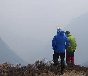 Fantastiska vyer av Himalaya på resan mot Everest Base Camp
