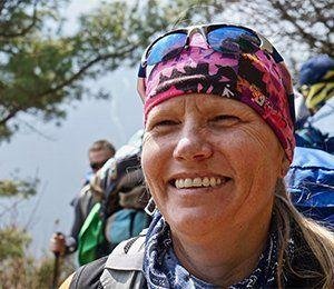 Det är lätt att få ett leende på läpparna när man finner sig på väg mot Everest Base Camp