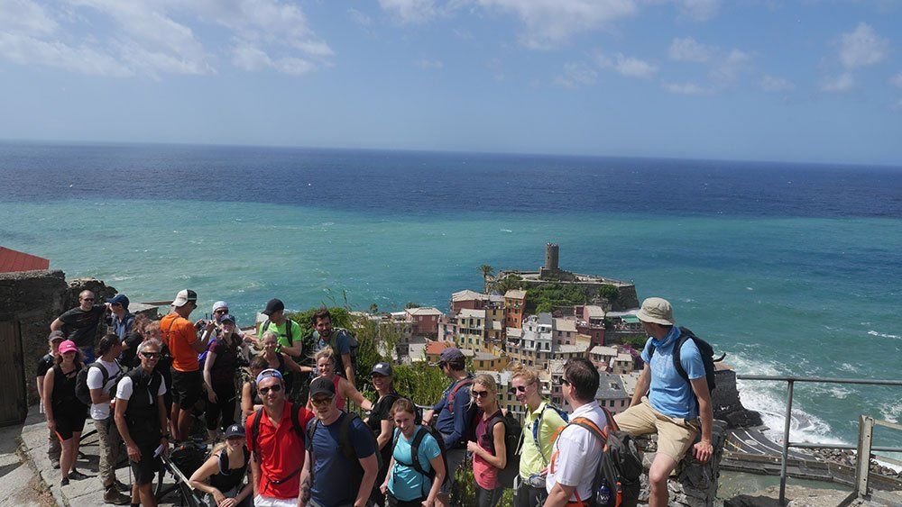 Gruppbild vid cinque terre