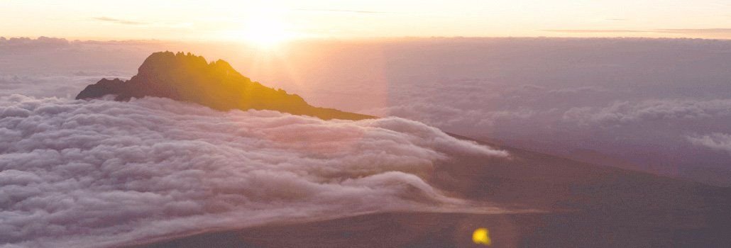 Vandring ovanför molnhöjd på Kilimanjaro